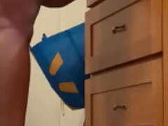 Amatør, Stor rumpe, Store pupper, Par, Bløtkake, Mørk, Kjøkken, Milf