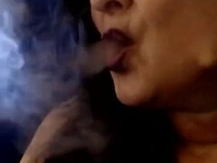 Amateur, Morena, Maduro, Fumando, Solo, Tatuaje