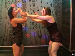 Blond, Pijpbeurt, Aangekleed, Handbeurt, Zoenen, Masturbatie, Feest, Swinger