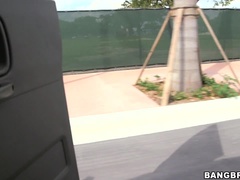 Grosser arsch, Blondine, Blasen, Spermaladung, Aufs gesicht abspritzen, Handjob, Hardcore, Interrassisch