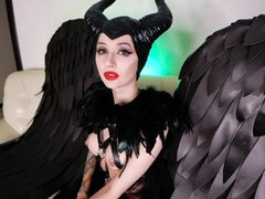 Anális szex, Cumizás, Gesztenyebarna, Kutya póz, Kőkemény, Tini, Játékszerek, Uniformis