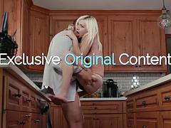 Amatør, Stor pik, Store bryster, Pik sutte, Hårdt, Latinsk, Teenager, Bryster