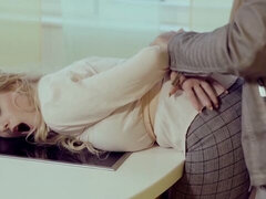 Hatalmas hátsó, Monumentális dákó, Tekintélyes didik, Kutya póz, Hajlékony, Konyha, Érett feleség, Nuni