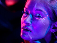 Blond, Kukk suging, Bakfra, Fingring, Runke, Tynn, Tenåring