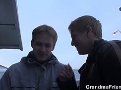 Blondynka, Obciąganie, Puma, Głebokie gardło, Dojrzałe, Mamuśka, Mama, Trójkąt