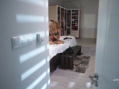 Perse, Tyttö, Iso perse, Blondi, Rintava, Rankka, Näkökulma pov, Kolmen kimppa