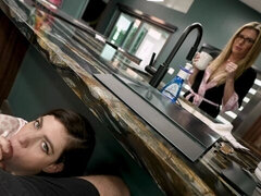 큰 엉덩이, 큰 음경, 큰 가슴, 오랄섹스, 흑갈색 머리, 도기스타일, 자연의 가슴