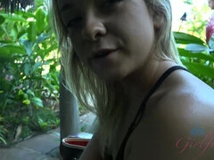 Blonde, Pieds, Petite amie, Branlette thaïlandaise, Pov, Chatte, Rasée, Fumer