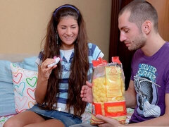 항문, 큰 엉덩이, 오랄섹스, 흑갈색 머리, 도기스타일, 자연의 가슴, 청소년, 젖가슴