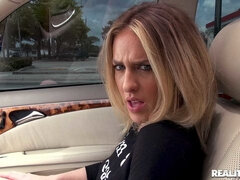 Tyłek, Blondynka, Obciąganie, Samochód, Obciąganie, Punkt widzenia, Ogolona, Nastolatki