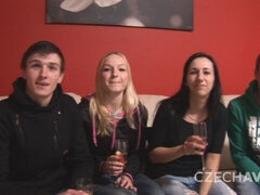 Blondýna, Kuřba, Skupina, Honění, Přírodní prsa, Vyholené, Teenka, Kozičky