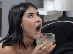 Kukk suging, Brunette, Sperm skott, Tjekkisk, Fetisj, Hd, Pissing, Pupper