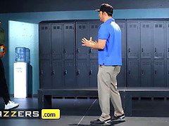 (Davin King) screws his coachs hot wifey (Chanel Preston) to end his struggling shape - brazzers