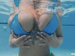 Culo grande, Verga grande, Tetas grandes, Mamada, Estilo perrito, Ébano, Interracial