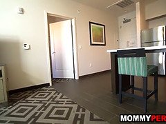 Morena, Madura, Madres para coger, Mamá, Tetas naturales, Coño, Gritar, Madrastra