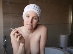 Banheiro, Morena, Europeu, Feito em casa, Fumar, Chupar