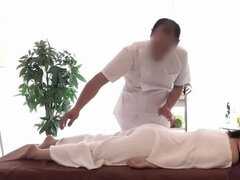 Winsome oriental hussy performing in massage with happy end