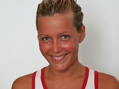 18 jaar, Grote kont, Grote mammen, Blond, Aangekleed, Naakt, Mager, Tiener