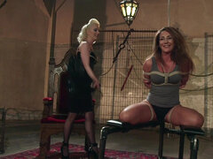 Bondage domination sadisme masochisme, Humiliation, Punition, Chatte, Rousse roux, Rasée, Esclave, Tatouage