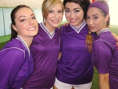 오랄섹스, 핑거링, 키스, 보지, 면도된, 스트리핑, 청소년, 젖가슴