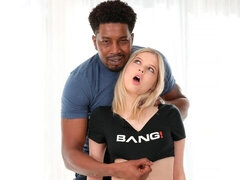 Grosse bite, Sucer une bite, En levrette, Interracial, Lingerie, Seins naturels, Adolescente, Nénés