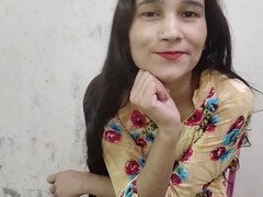 18 ans, Anal, Cul à la bouche, Tante, Salle de bains, Indienne, Nénés, Toilettes