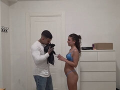 Italian Amateur I Seduce The Courier And Pay In Kind By Getting Fucked