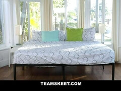 Rjavolaska, Hardcore, Pete, Velika, Milf, Koščena, Tetovaže, Najstnice