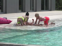 Anal, Store pupper, Kukk suging, Dobbel penetrering, Gruppe, Milf, Naturlige bryster, Utendørs