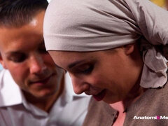 Cumizás, Gesztenyebarna, Kutya póz, Kézimunka, Természetes mellek, Sztrippelés, Tini, Begyek