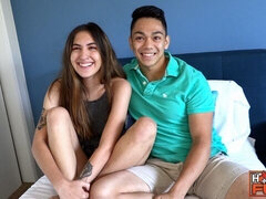 Soveværelse, Stor pik, Pik sutte, Brunette, Naturlige bryster, Mager, Teenager, Bryster