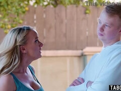 Grosse titten, Vollbusig, Familie, Milf, Mutti, Stiefmutter, Taboo