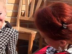 Påklædt sex, Give finger, Bukser, Nøgen, Tisse, Bad, Strømper, Våd