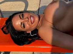 Boty, Masturbace, Bazén, Sólo