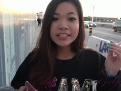 Doigter, Exhib, Petite amie, Orgasme, De plein air, Pov, Public, Mouillée