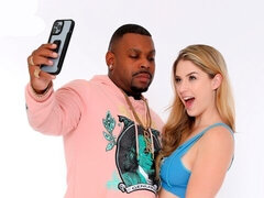 Chambre à dormir, Gros cul, Gros seins, Blonde, Sucer une bite, En levrette, Interracial, Adolescente