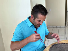 Avsugning, Brunett, Otrohet, Doggystyle, Dubbelpenetrering, Kysser, Slick, Kjol