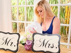 Szőke, Cumizás, Kutya póz, Kézimunka, Leborotvált, Vékony, Sztrippelés, Tini