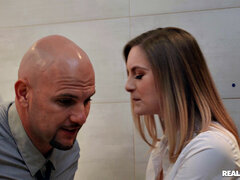 Τουαλέτα, Μεγάλα βυζιά, Πίπα, Σε στάση σκύλου στα τέσσερα, Τακούνια, Μουνί, Ματάκιας