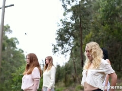 Gros seins, Poilue, Hd, Lesbienne, Seins naturels, De plein air, Public, Nénés