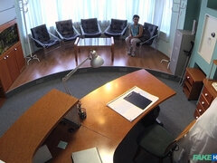 Amatéři, Doktor, Fetiš, Honění, Výprask, Kancelář, Pička, Uniforma