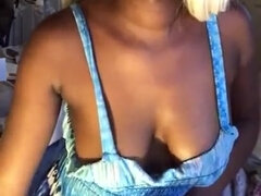 Tetas grandes, Negro, Ébano, Casero, Lactando, Mamá, Tetas naturales, Tetas