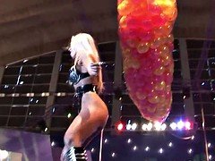 Baben, Blondin, Dildo, Offentlig, Voyeur