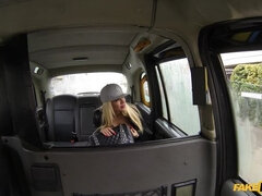 Mamada, Coche, Corridas faciales, Penetracion con dedos, Lamidas, Al aire libre, Pov, Anilingus