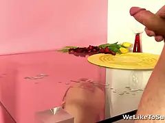 오랄섹스, 흑갈색 머리, 입에 사정, 깊은목구멍, 핑거링, Hd, 부엌, 부끄러운