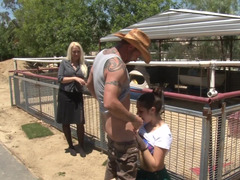 Blondin, Avsugning, Pojkvän, Brunett, Dotter, Ansiktsbehandling, Hardcore, Mamma