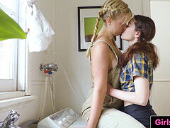 Lille kvinde, Bryster