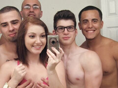 Stor røv, Stor pik, Pik sutte, Brunette, Bil, Hundestilling, Mager, Teenager