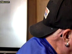 Amatéři, Anál, Kuřba, Dávení penisem, Gay, Dospělé, Zastaralé