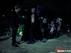 Blondinka, Fafanje, Doggystyle, Lizanje, Naravne joške, Zunaj, Muco, Najstnice